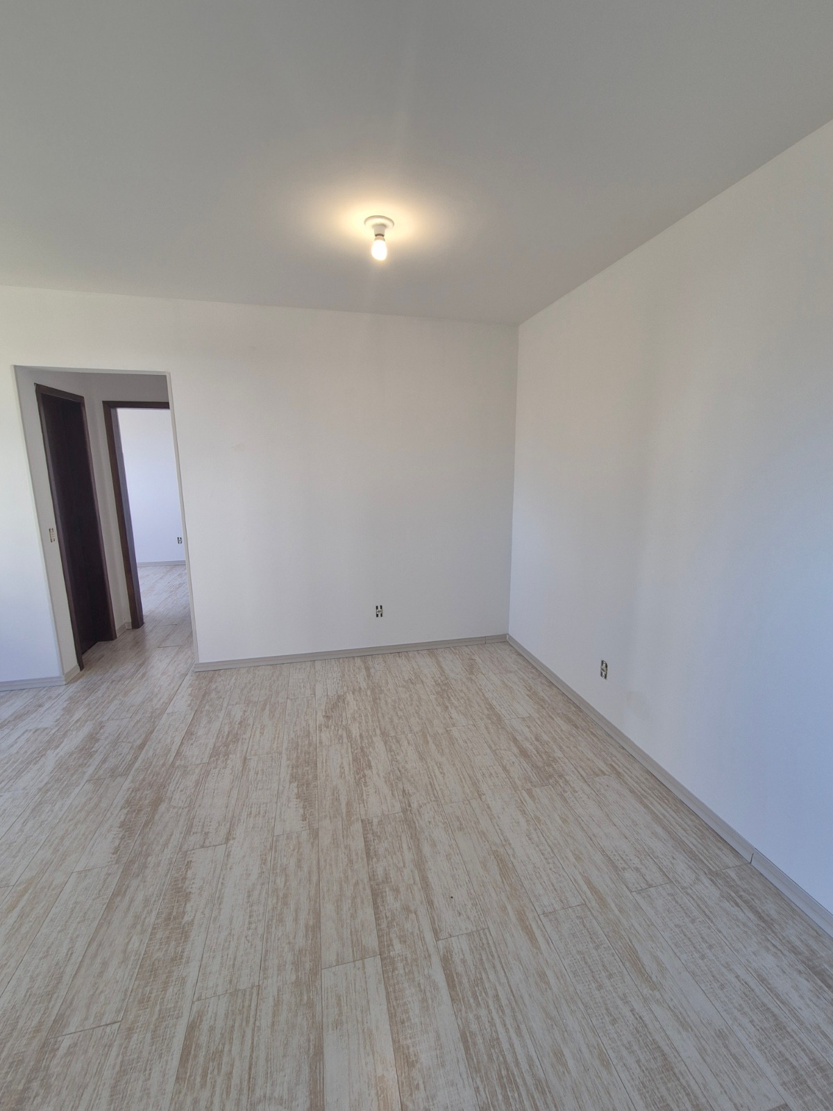 Oportunidade - Apartamento 02 dormitórios no Cordeiros Parte Alta