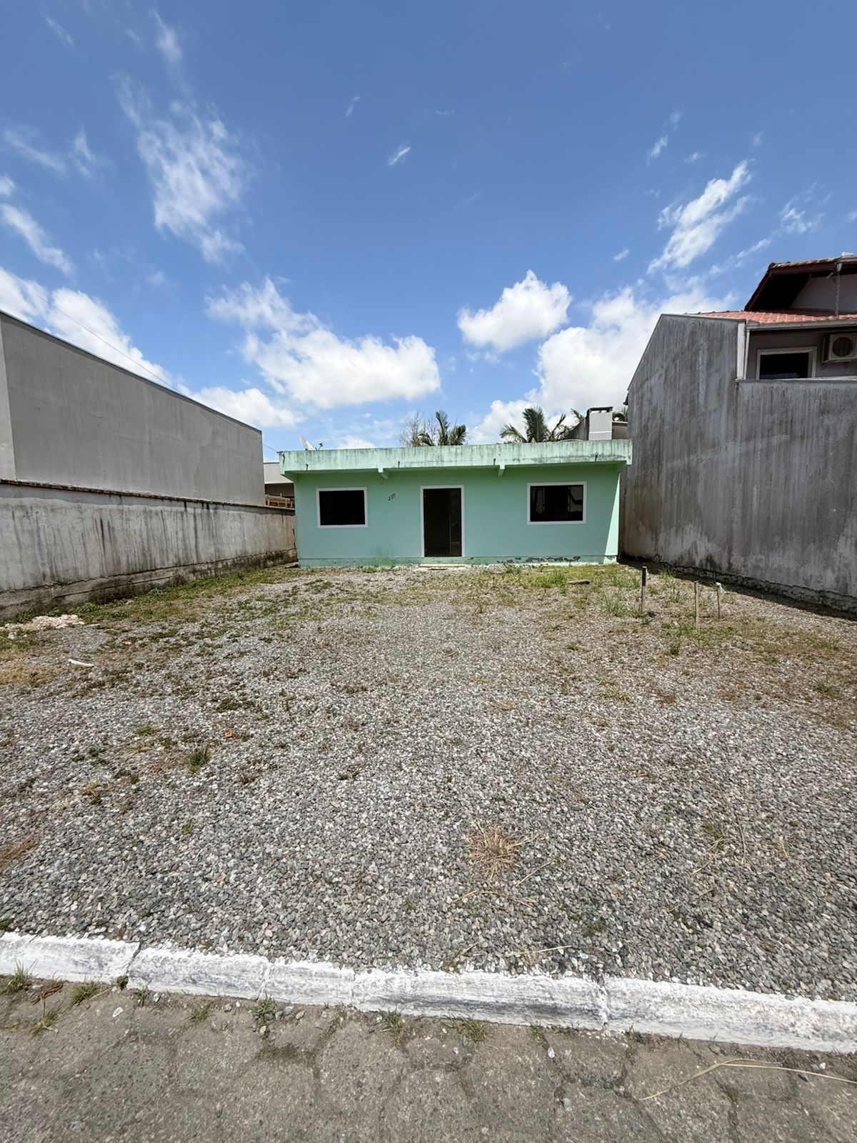 CASA CONDOMINIO FECHADO